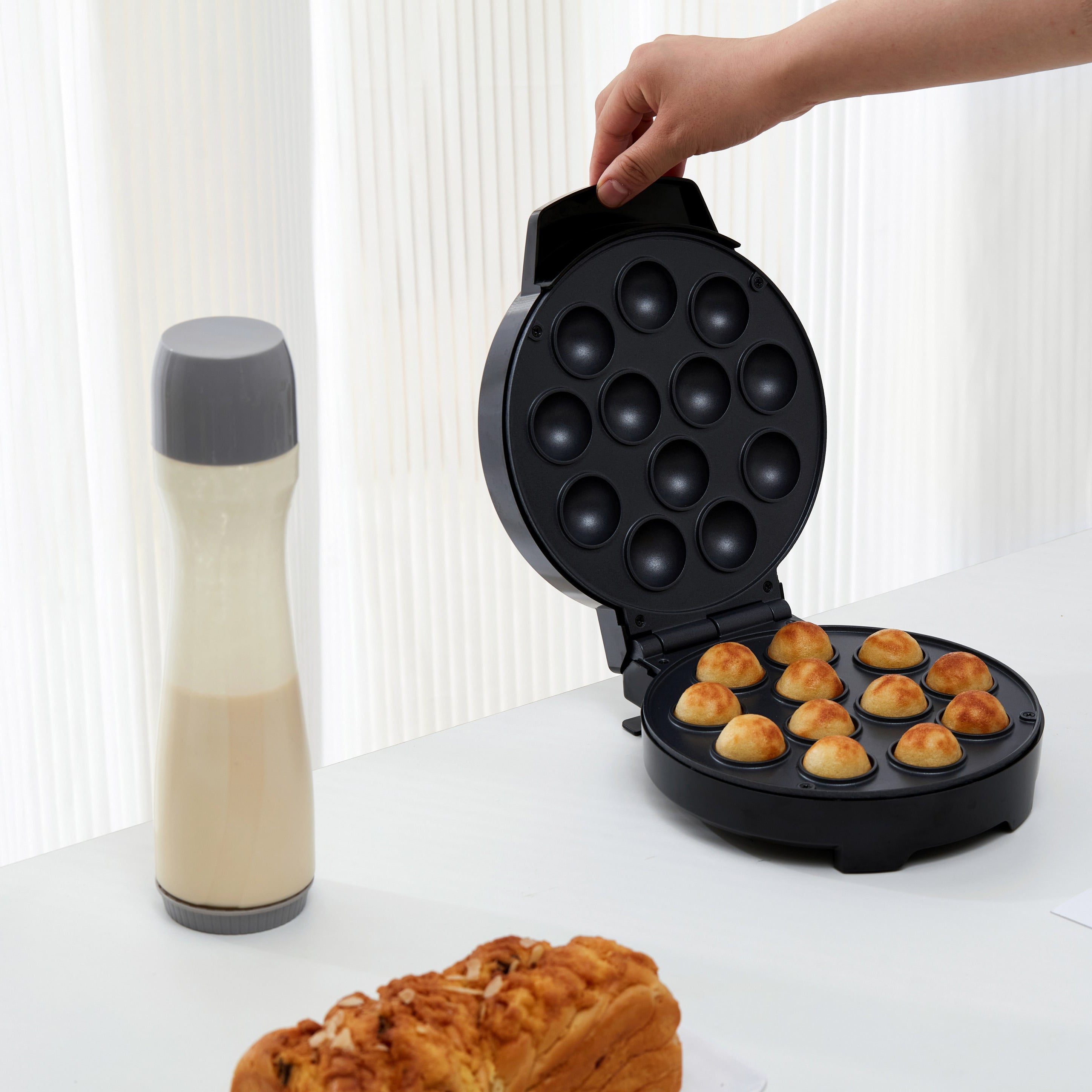 Uberappliance Cake Pop Maker With Batter Dispenser