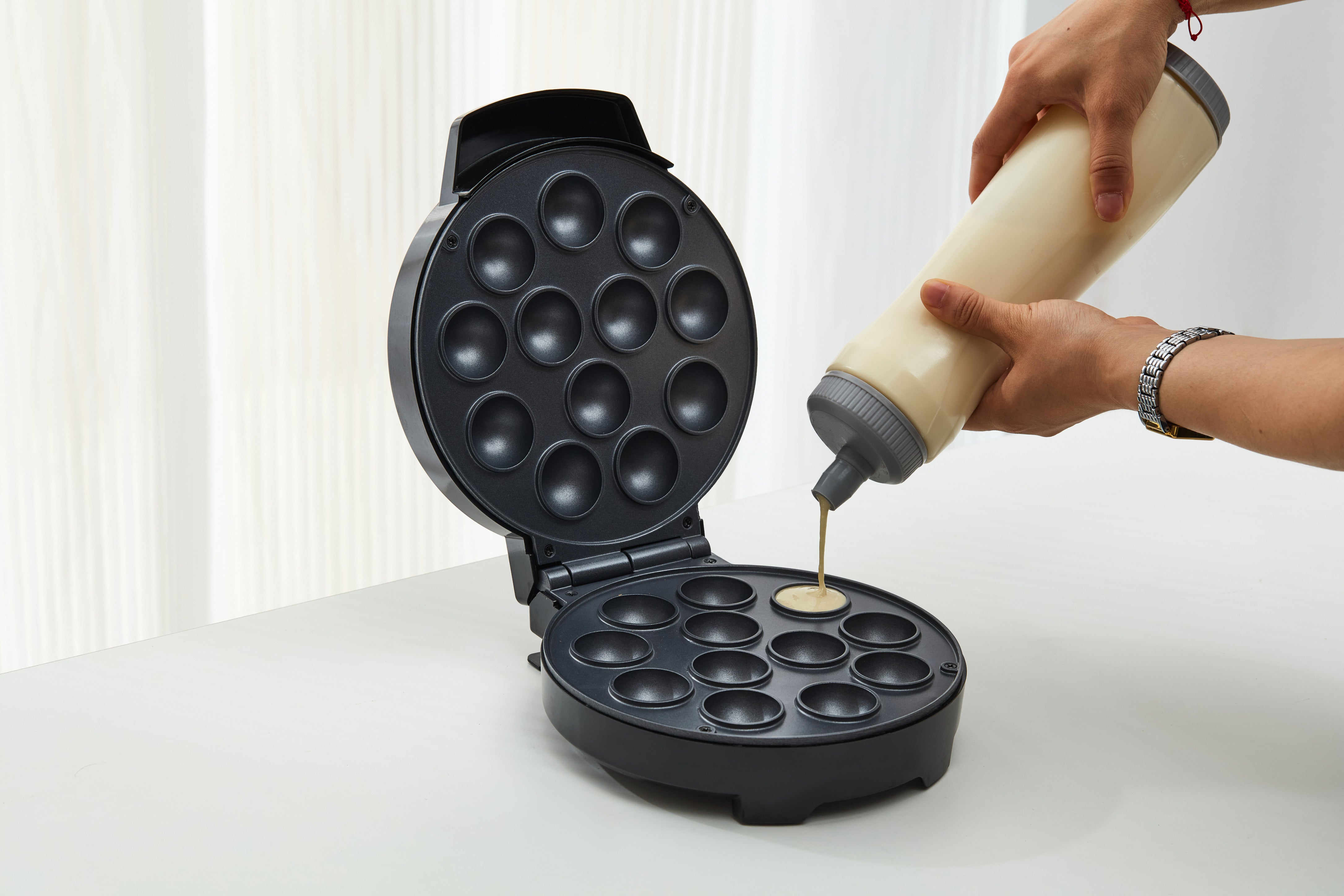 Uberappliance Cake Pop Maker With Batter Dispenser